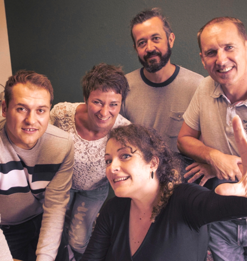 Photo d'une partie de l'équipe BREF : 5 personnes.